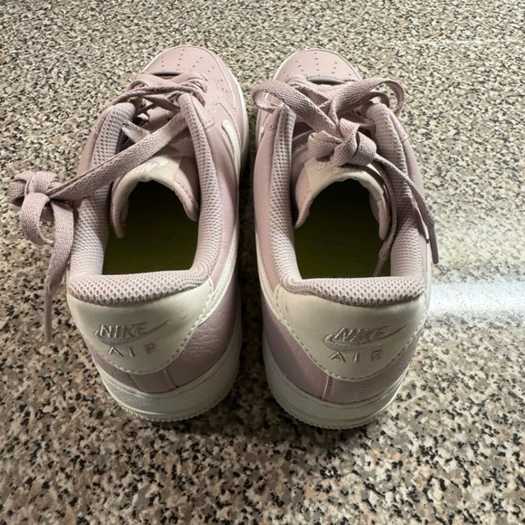 Women's Nike Air Force 1 '07 Platinum Violet Sail DV3808 001 Purple White Sizes - Picture 7 of 9